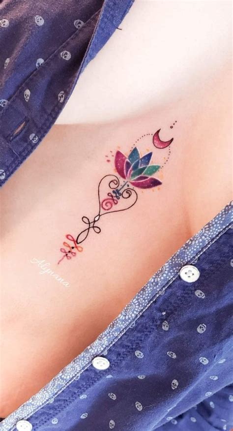 tatuaje entre pechos|5 hermosos diseños de tatuajes entre los pechos para。